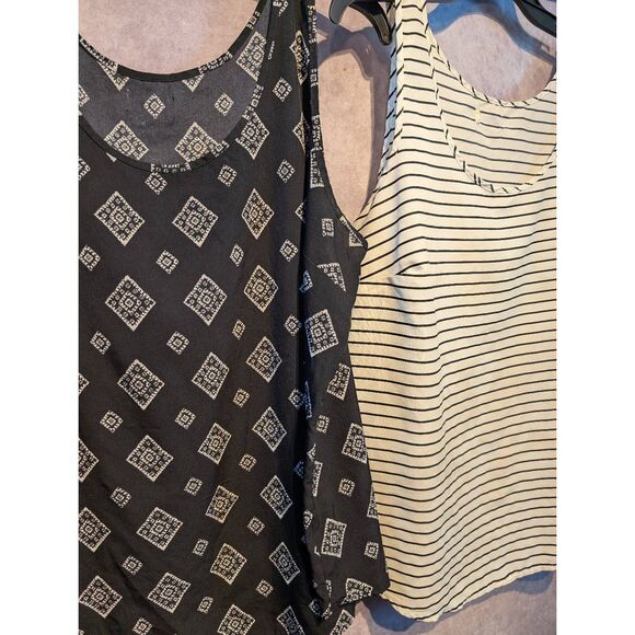 Two silky lightweight plus size tank tops XXL - Picture 2 of 3